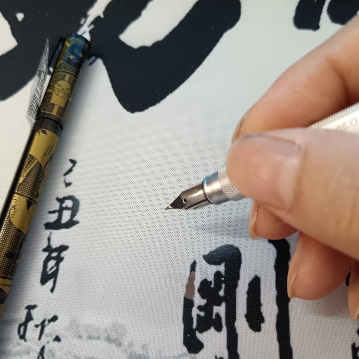 ปากกาหมึกซึมลายการ์ตูนวันพีซ ม - Premium Anime Merchandise บทวิจารณ์และราคา
